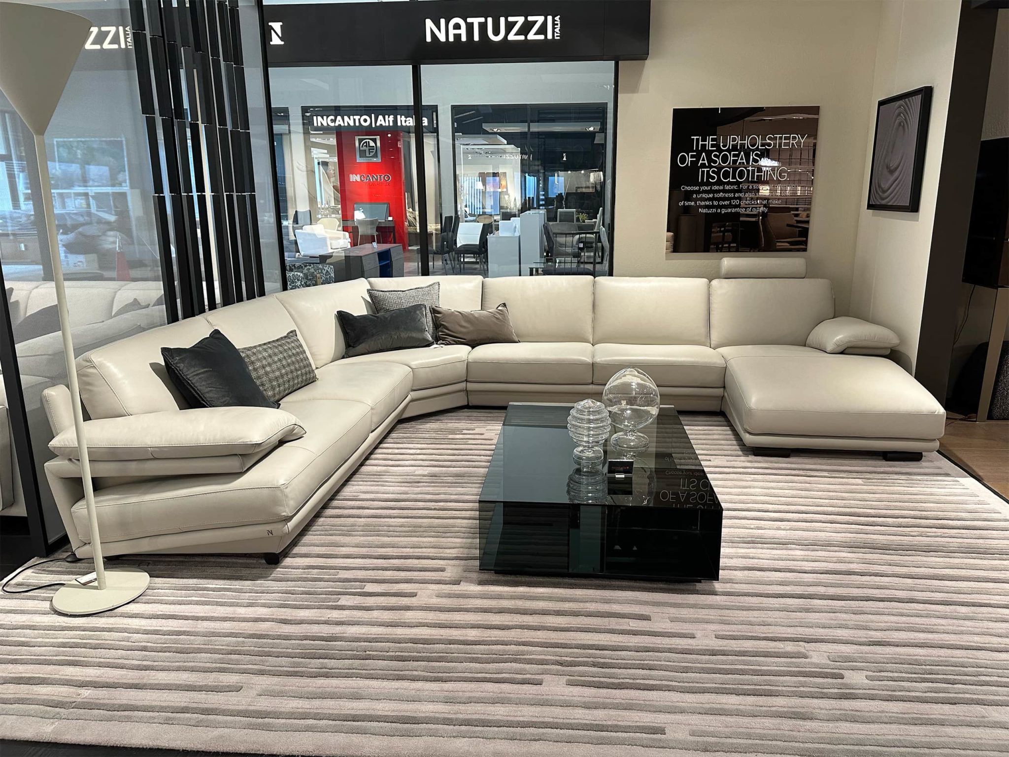 Natuzzi Italia Plaza 5pc Sectional - Furnitalia | Contemporary Italian ...