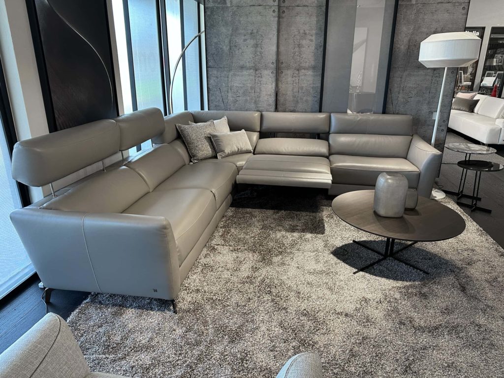 Natuzzi Italia Stan 5pc Sectional Grey - Furnitalia | Contemporary ...