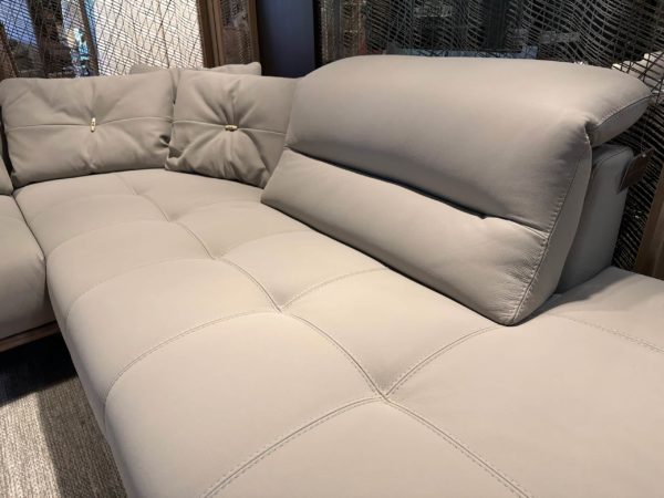 Incanto Astra i734 2pc R Sectional - Furnitalia | Contemporary Italian ...