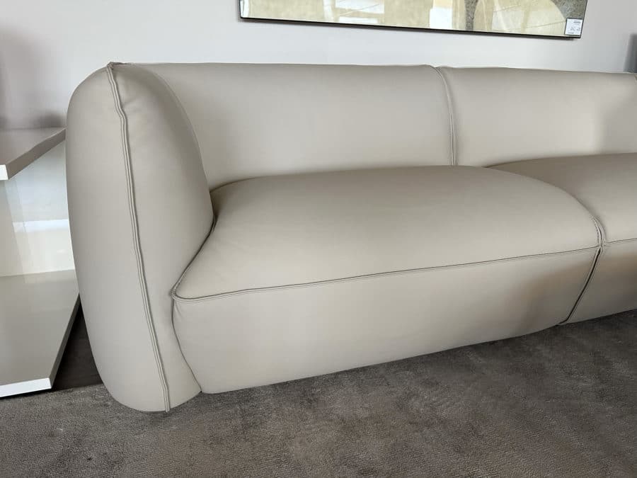 Incanto i924 sofa Turtledove 3