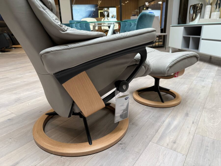 Stressless Reno Signature M recliner in Paloma Silver Grey leather and Oak Base with Matt Black Metal