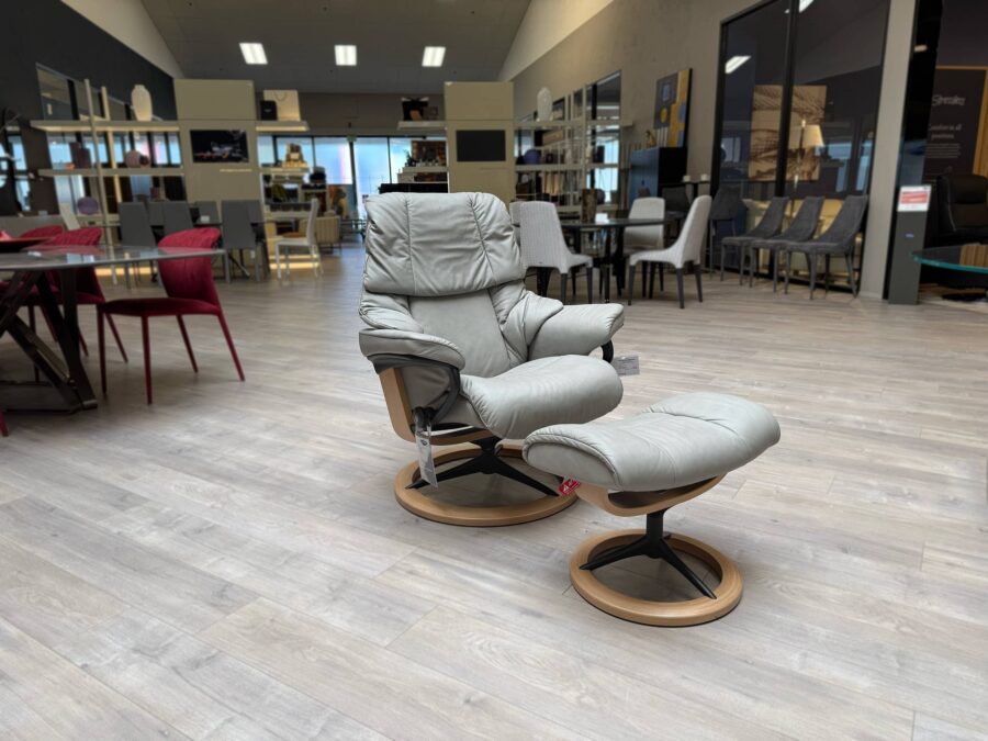 Stressless Reno Signature M recliner in Paloma Silver Grey leather and Oak Base with Matt Black Metal