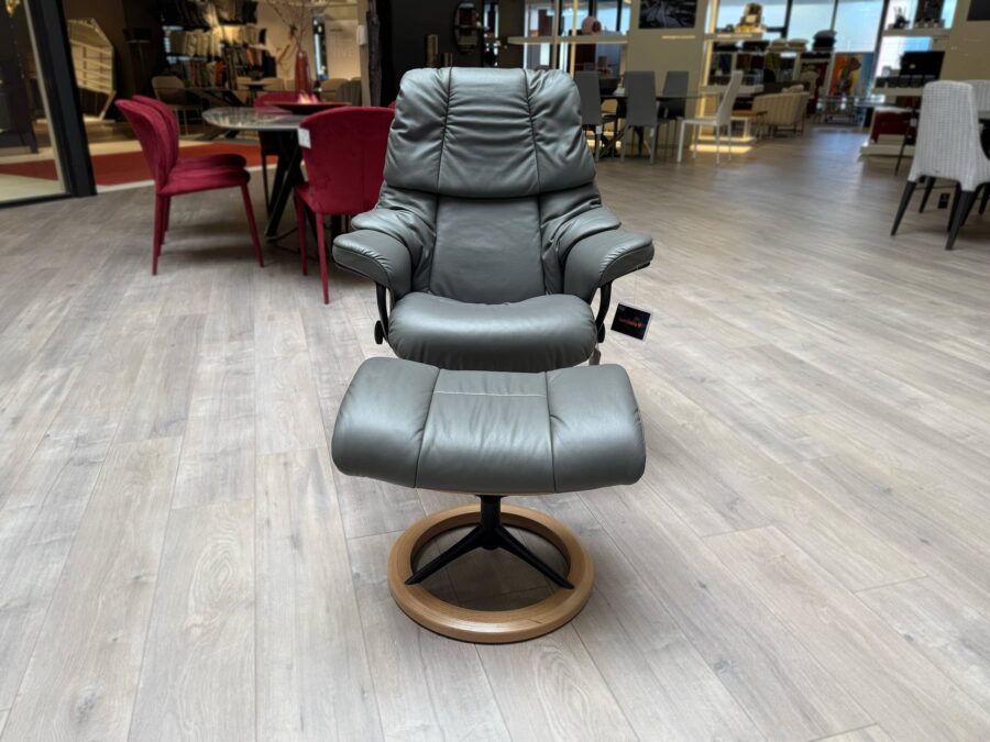 Stressless Reno Signature S recliner in Paloma Metal Grey leather and Oak Base with Matt Black Metal