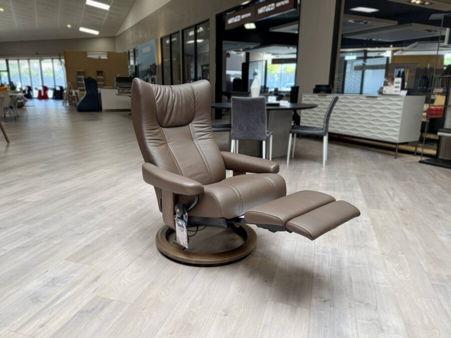 Stressless Wing Power M recliner in Paloma Chestnut leather with Walnut Base