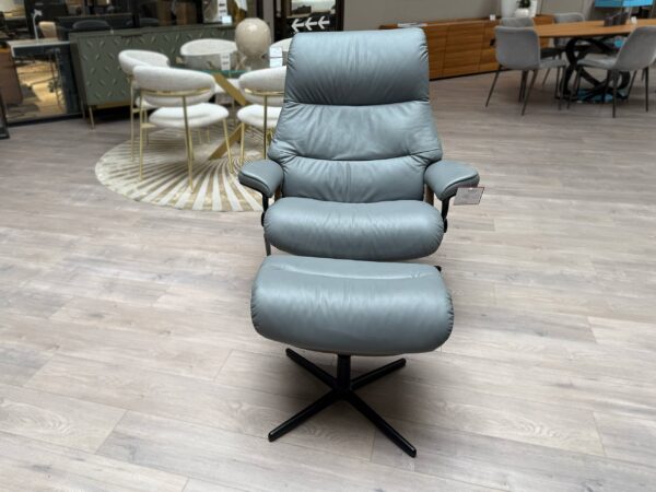 Stressless View L with Cross Base in Paloma Neutral Grey leather and Matt Black metal base