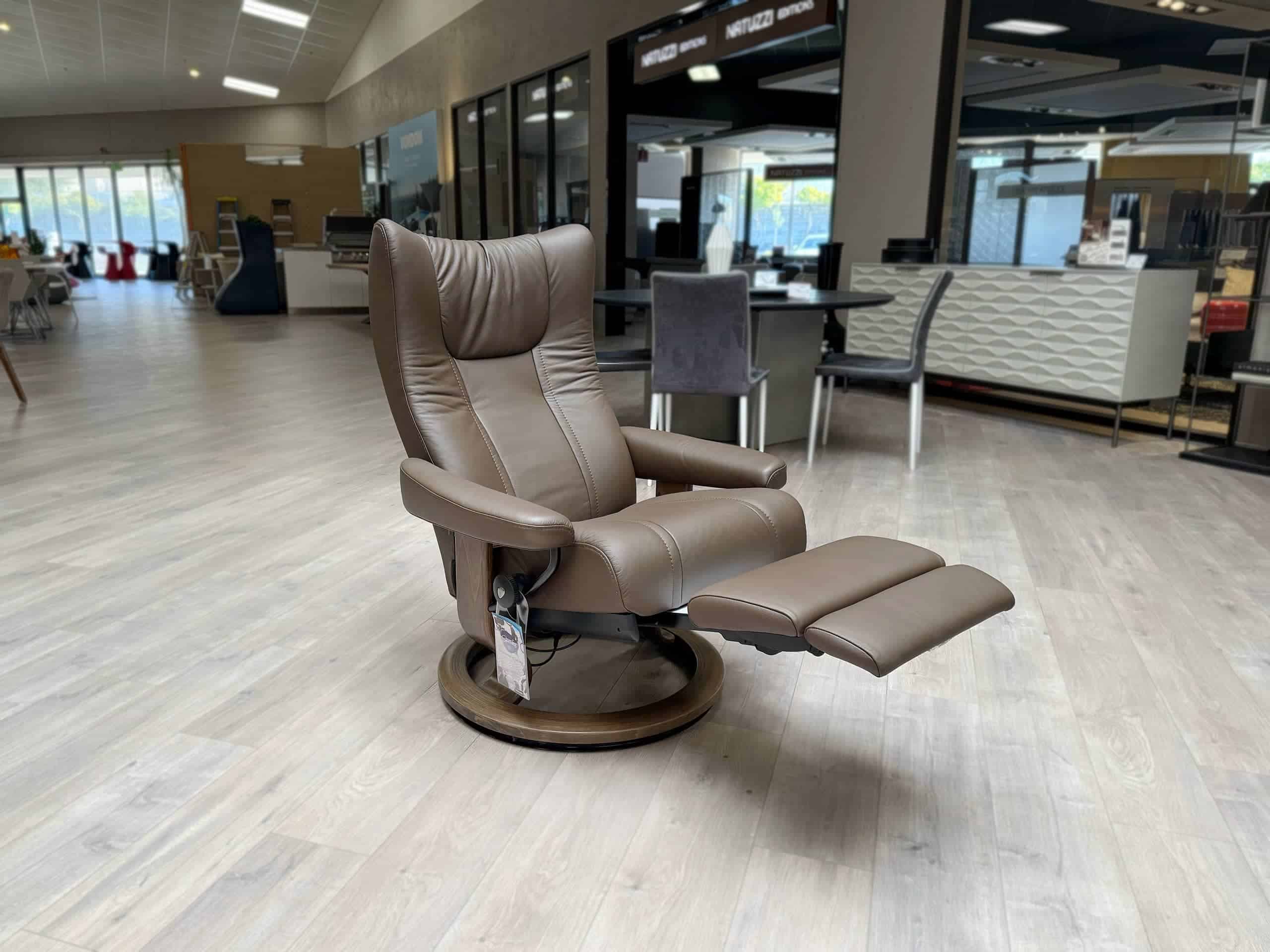 Stressless Wing Power M Paloma Chestnut Walnut Base