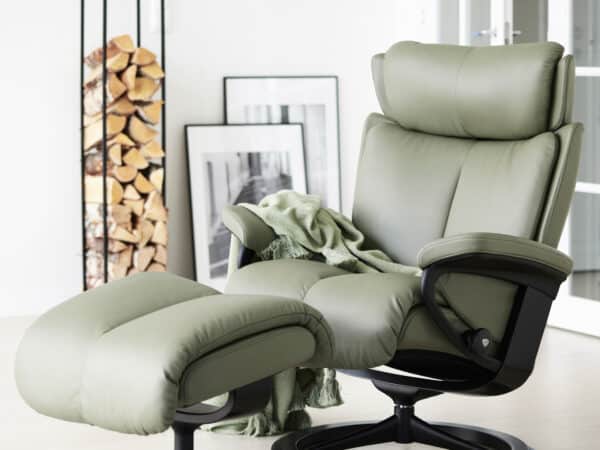 Stressless Magic Chair with Ottoman