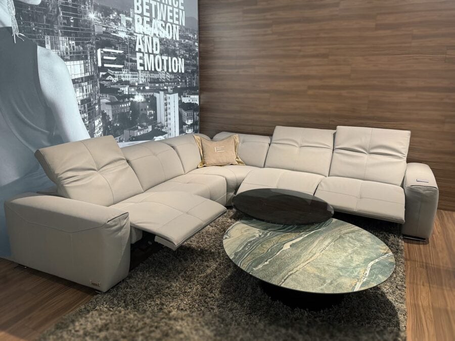 Milano 5pc Power Sectional - Image 4