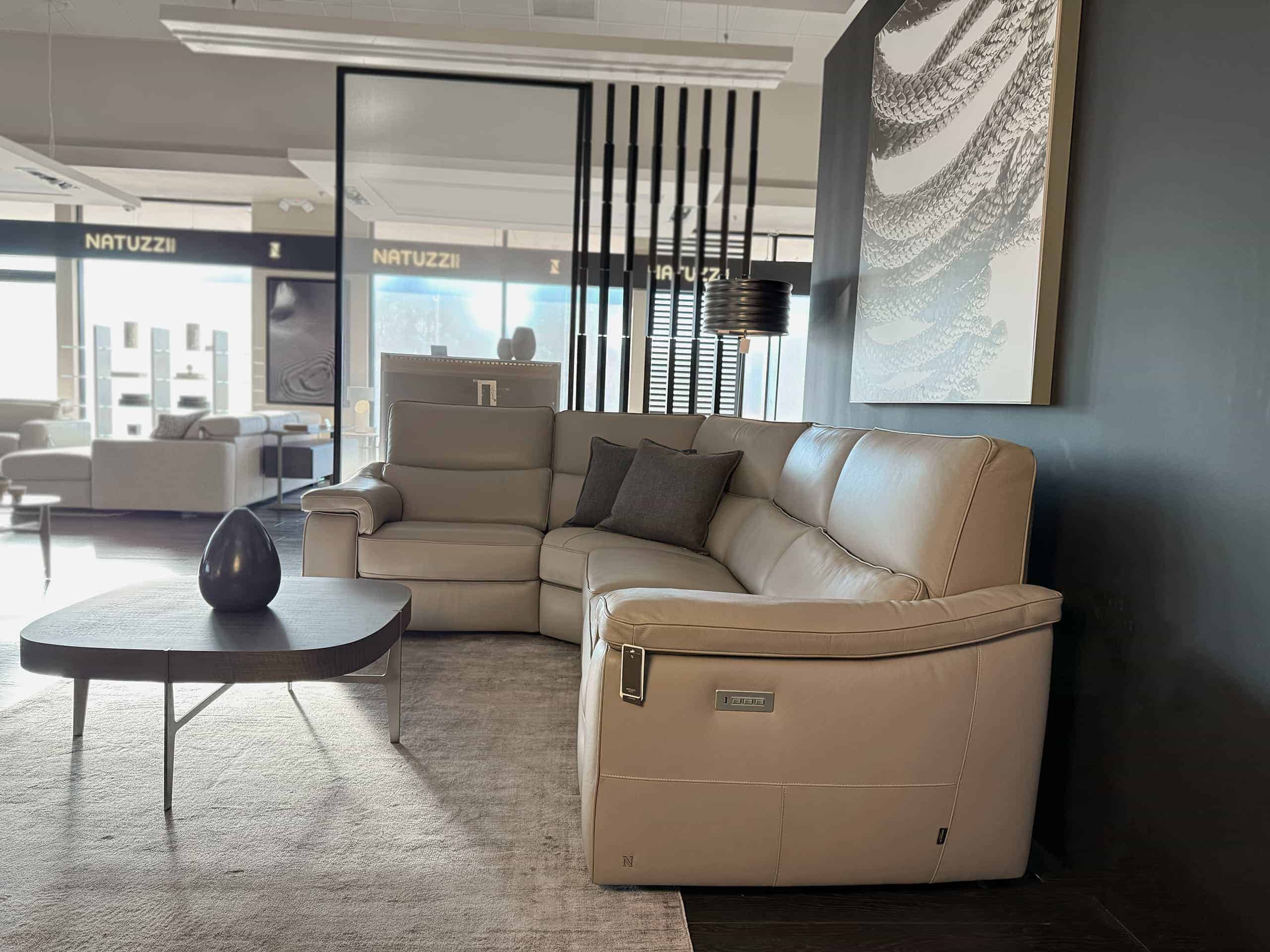 Natuzzi Italia - Rock 3062 4pc Power Sectional Light Grey - side view