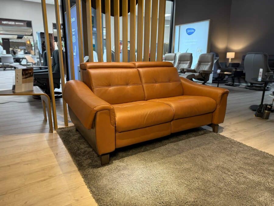 Stressless Anna Power Loveseat New Cognac A3 Arms Walnut Trim