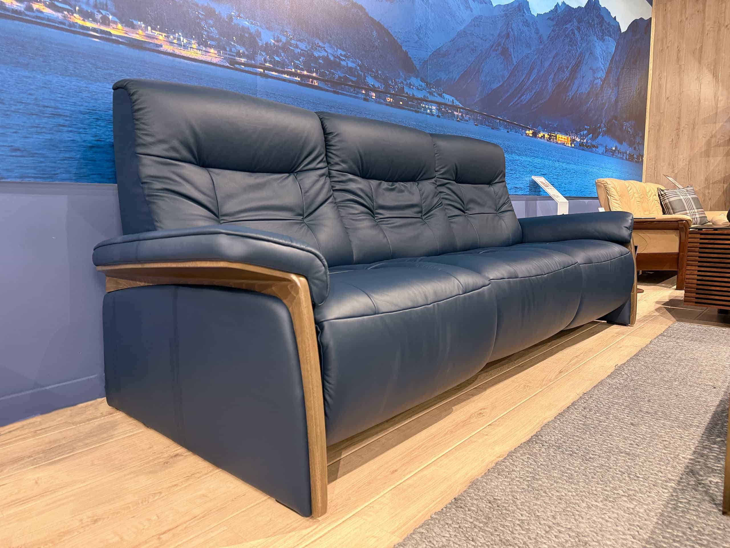 Stressless Mary 3-seat Power Sofa Oxford blue Wood Arms 4