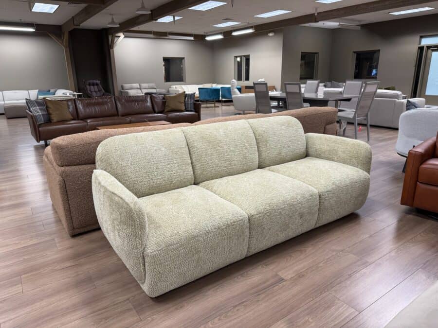 RF26 Sofa - Image 4