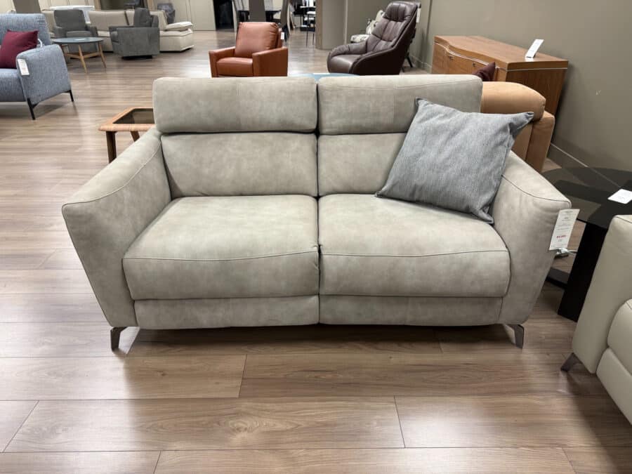 Natuzzi Italia Stan Power loveseat Taupe - showroom 2