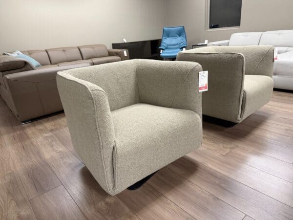 Natuzzi Italia Dodi Swivel Armchair