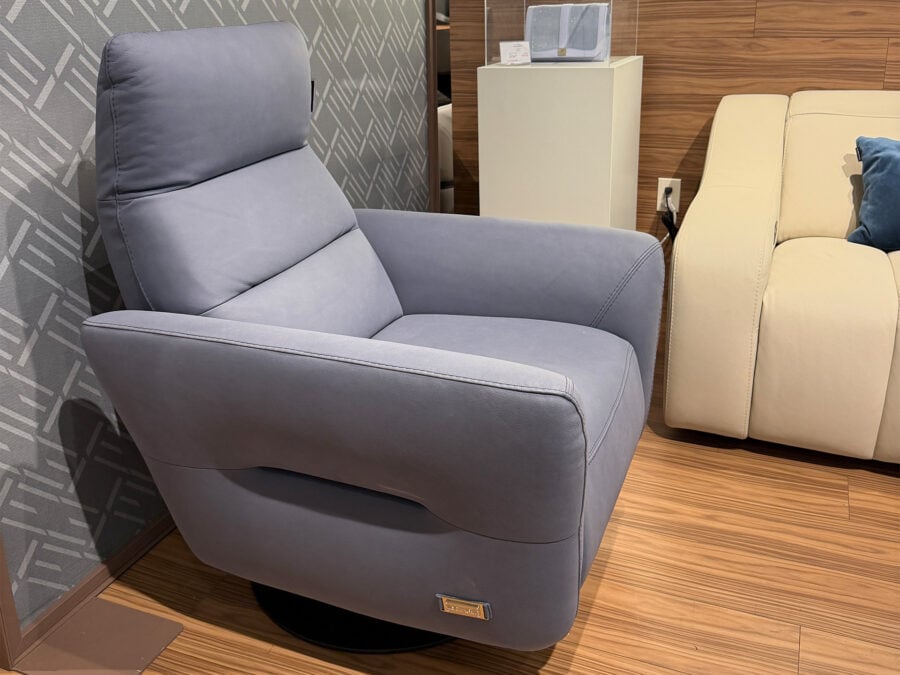 Estro Milano Norma Power Recliner Ocean Leather