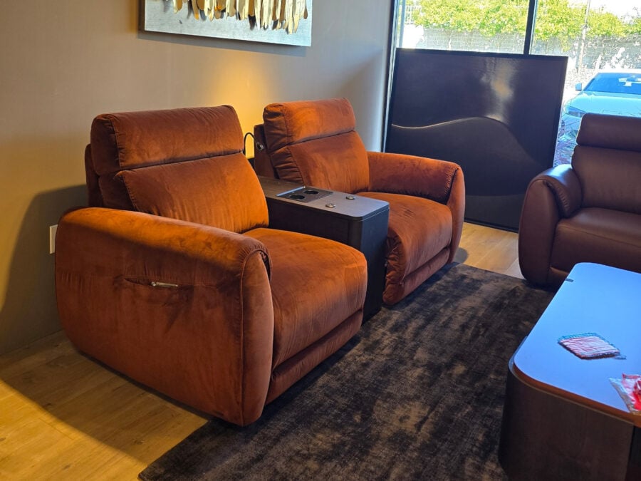 Natuzzi Editions Nuvia C328 Power Loveseat