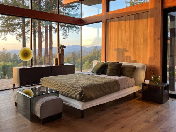 Natuzzi Italia Piuma Queen Bed