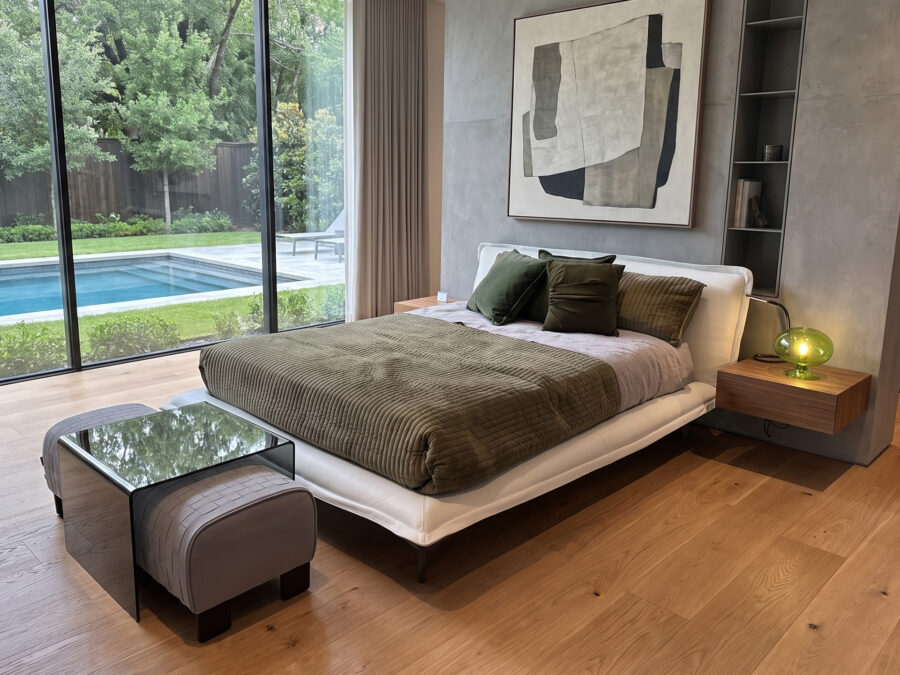 Natuzzi Italia Piuma Queen Bed