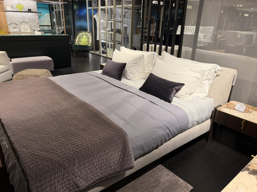 Natuzzi Italia Diamante King Bed