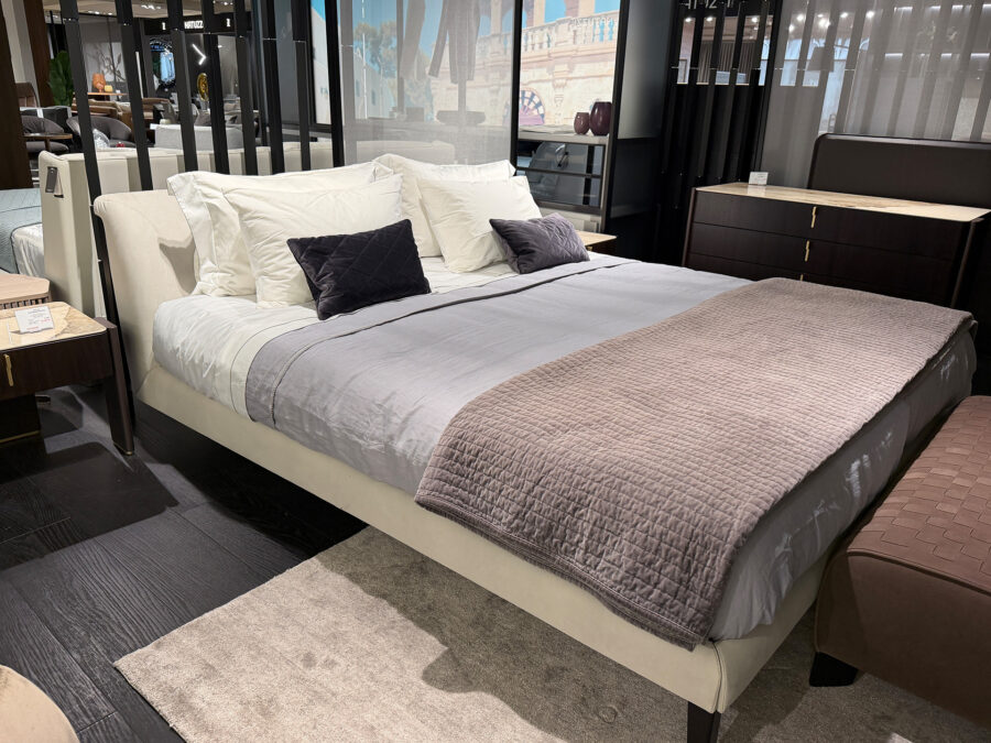 Natuzzi Italia Diamante King Bed