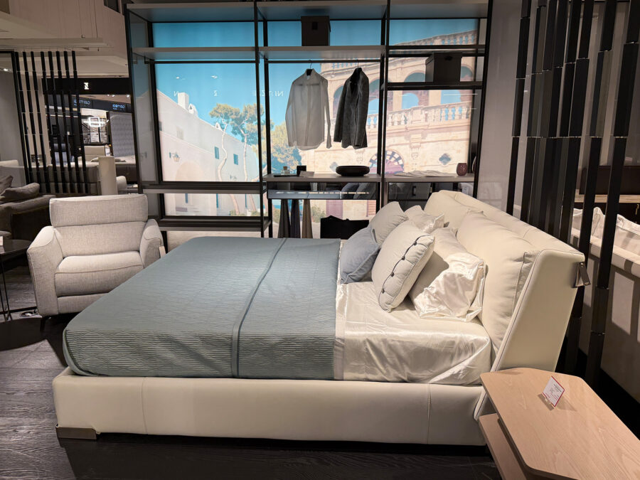 Natuzzi Italia Fenice King Storage Bed