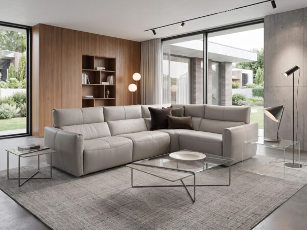 Natuzzi Italia Galaxy 4pc Power Sectional light grey