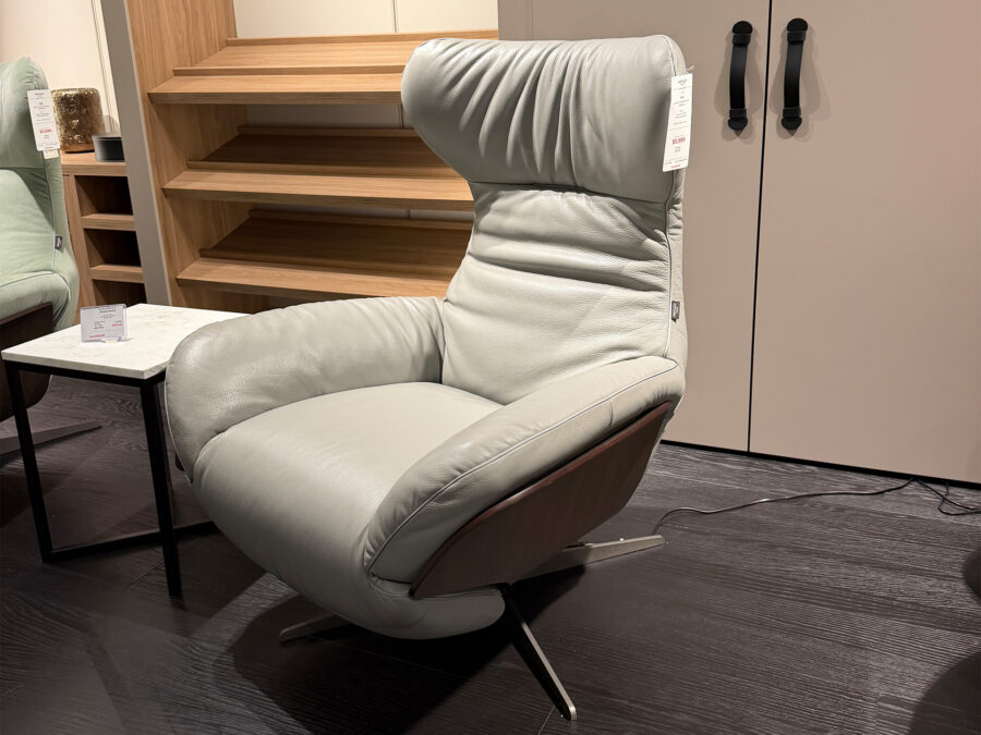 Natuzzi Italia Ilia Power Recliner