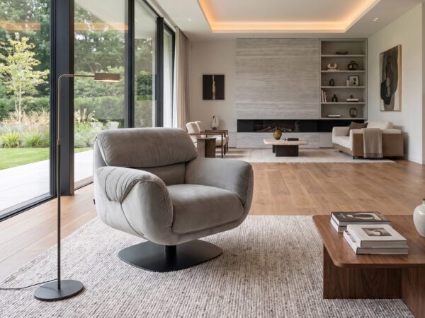 Natuzzi Italia Madame Swivel Chair