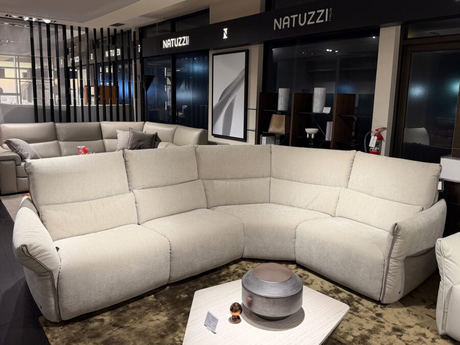 Natuzzi Italia Wellbe Power Sectional Beige